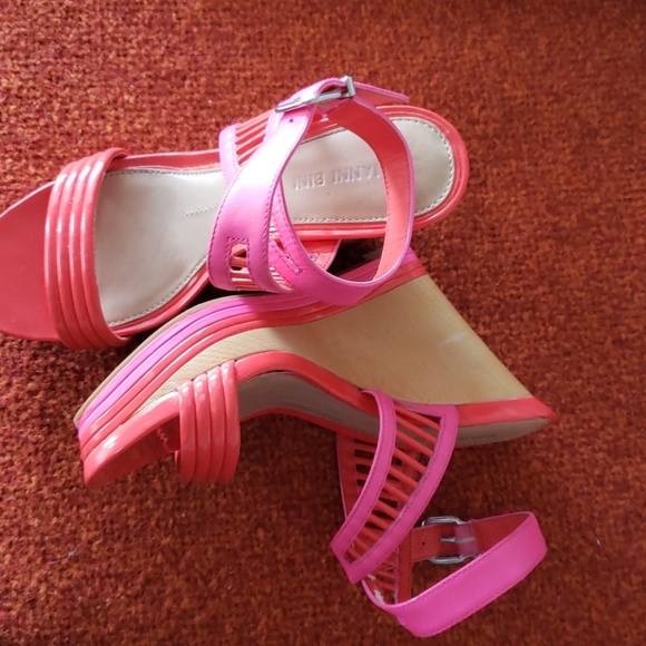 Gianni Bini Pink and Orange Wedges - Picture 1 of 4